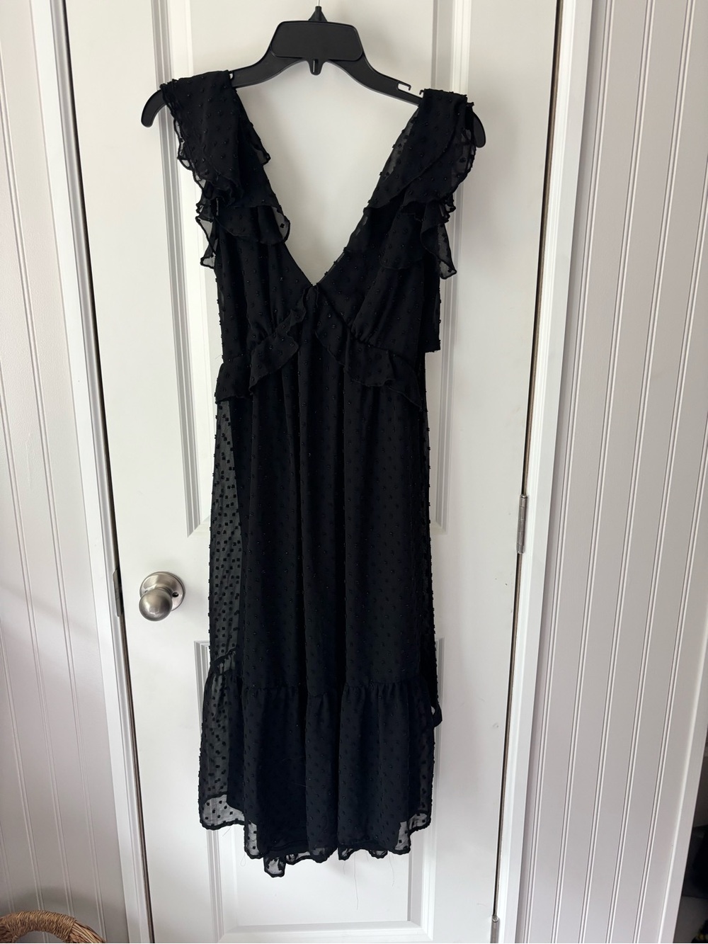 Francesca's Collections Black V-Neck Ruffle Midi Dress